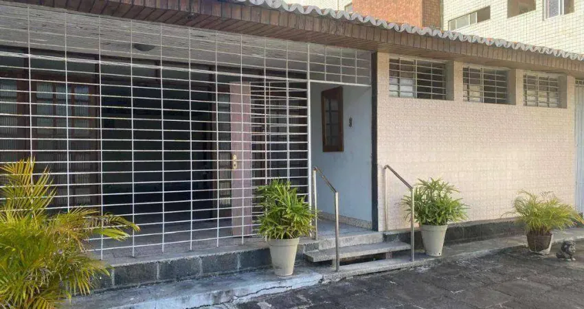 Casa com 8 dormitórios à venda, 450 m² por R$ 950.000,00 - Torre - Recife/PE
