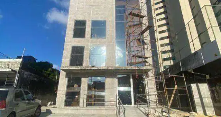 Prédio Comercial Premium em Casa Forte – 12 Salas, Elevador e 10 Vagas