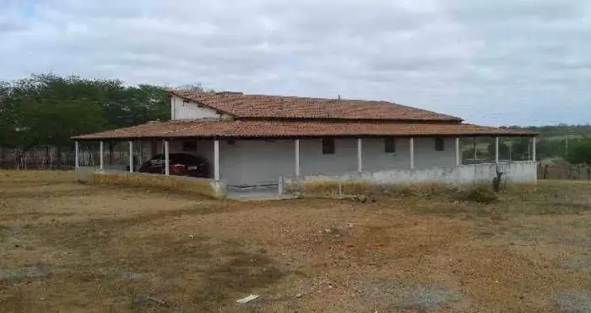 Fazenda com 3 dormitórios à venda, 1771000 m² por R$ 900.000 - Zona Rural - Sertânia/PE