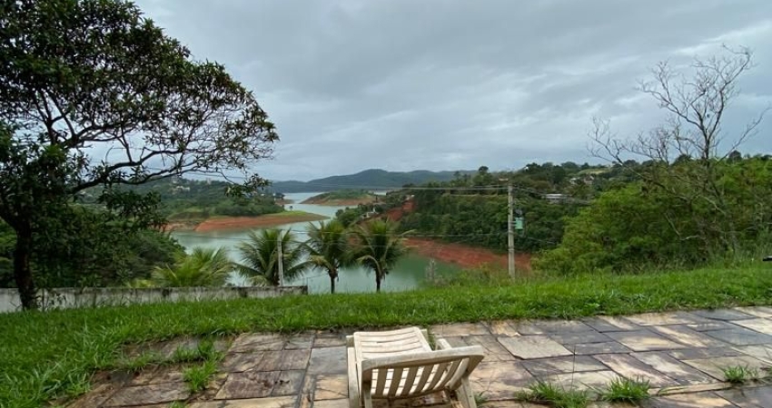 Chácara em  Condomínio com vista ampla para a represa.