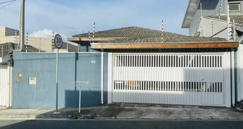 Ótima casa térrea no villa branca, terreno com 250m, 3 dormitórios