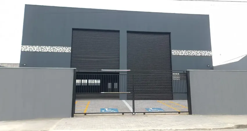 Galpão novo na avenida principal do parque dos sinos - jacareí