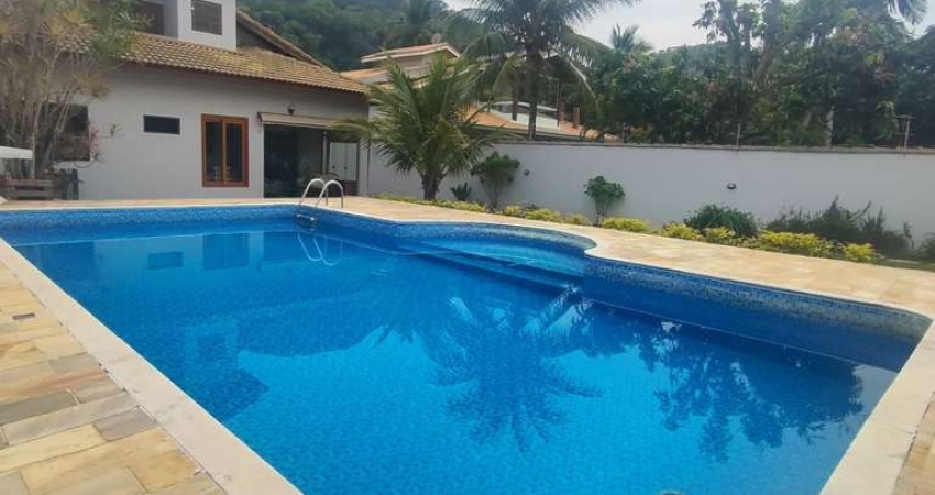 EXCELENTE SOBRADO LOCALIZADO HÁ 150 METROS DA PRAIA NO BAIRRO BAREQUEÇABA EM SÃO SEBASTIÃO! !