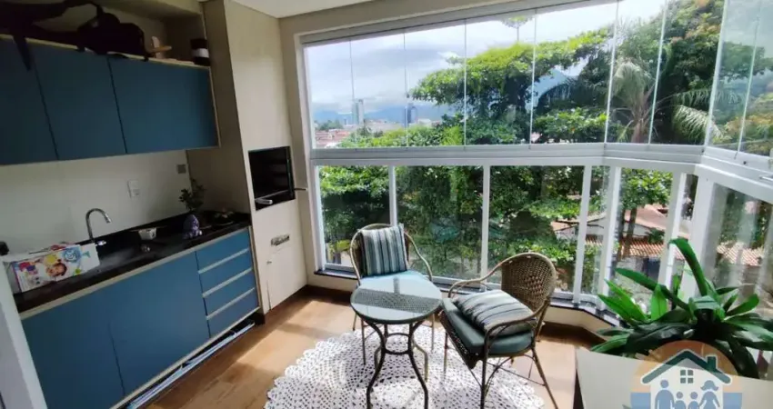 EXCELENTE APARTAMENTO MODERNO DECORADO E MOBILIADO NO CENTRO DE CARAGUATATUBA!