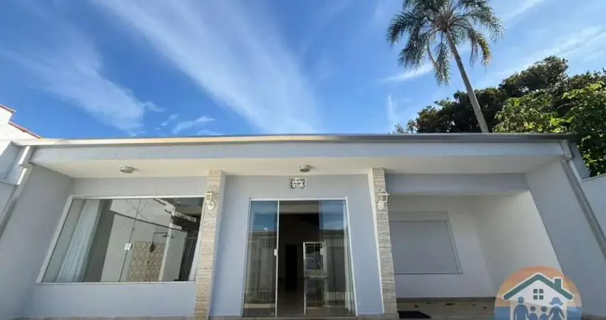 INCRÍVEL OPORTUNIDADE CASA TÉRREA PARA LOCAÇÃO LOCALIZADA À 80 METROS DA PRAIA SÃO FRANCISCO EM SÃO SEBASTIÃO!