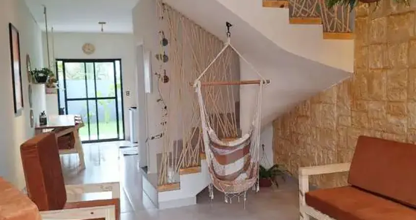 Incrível sobrado mobiliado à venda situado no bairro balneário dos golfinhos em caraguatatuba-sp!