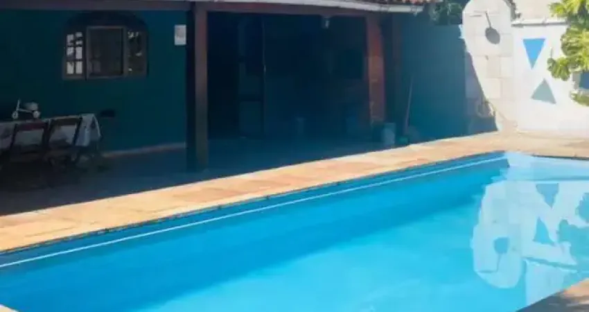 Incrível imóvel com piscina situado no condomínio mar verde ii em caraguatatuba-sp!