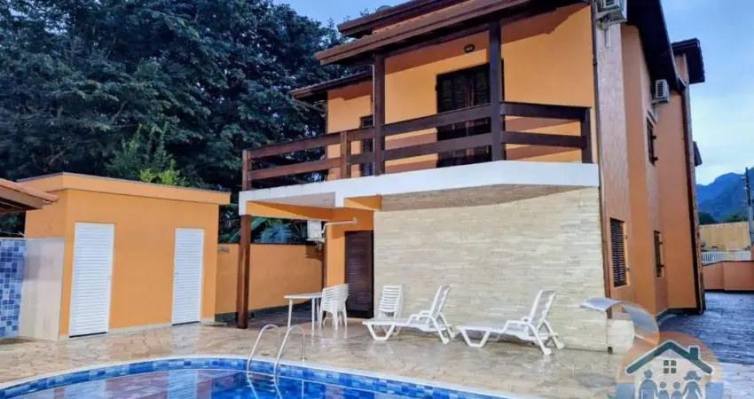 Espetacular sobrado com piscina situado no condomínio mar verde em caraguatatuba-sp!!