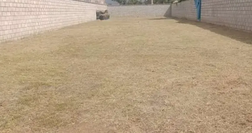 Excelente área à venda situada de frente para a rodovia no bairro porto novo em caraguatatuba-sp!