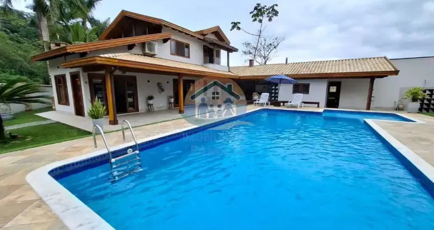 Excelente imóvel mobiliado e decorado situado no condomínio mar verde i em caraguatatuba-sp!!