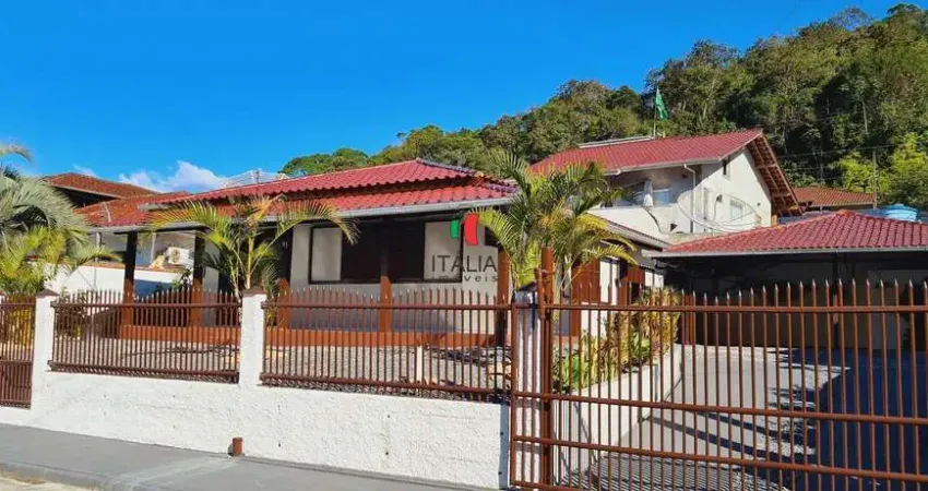 Casa com 3 quartos à venda na Rua Germano Fischer, Cerâmica Reis, Brusque
