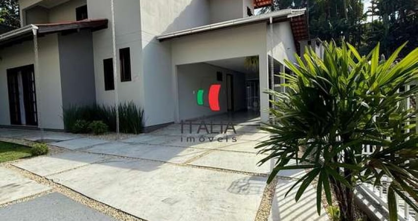 LINDA CASA SEMI MOBILIADA COM 3 QUARTOS SENDO UMA SUÍTE BAIRRO CERAMICA REIS