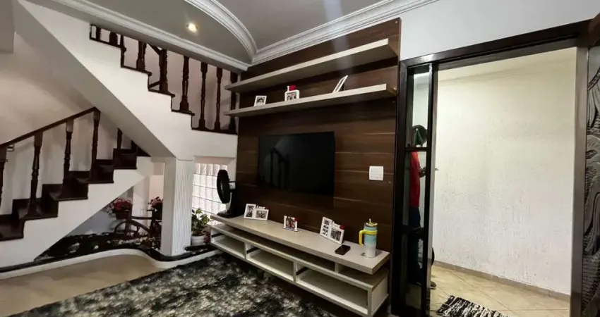 Casa para Venda em Taubaté, Parque das Flores, 3 dormitórios, 2 suítes, 3 banheiros, 2 vagas