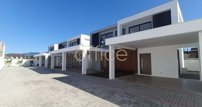 Casa à Venda em Condomínio Fechado no Bairro Vila Nova - Joinville-SC: 3 Quartos, 1 Suíte, Varanda Gourmet. Venha Conferir!