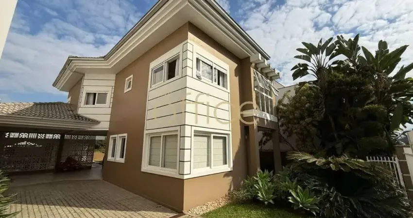 Luxo e conforto em condomínio fechado na Glória: 4 quartos, 2 suítes, 3 salas, 3 banheiros, 4 vagas de garagem, 267m².
