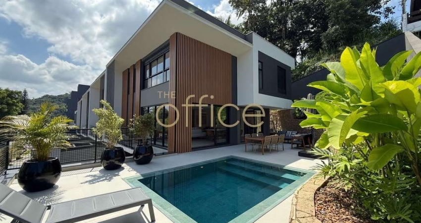 Triplex de luxo no América, Joinville-SC: 3 quartos, 3 suítes, 1 sala, 2 banheiros, 3 vagas, 311,78 m². Adquira já!