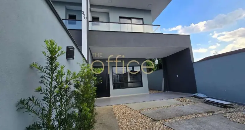 Imperdível Sobrado à Venda em Joinville-SC, Bairro Bom Retiro - 3 Quartos, 3 Suítes, 2 Salas, 2 Vagas, 144m².