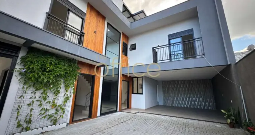 Triplex em Condomínio Fechado no Bom Retiro com 156m2