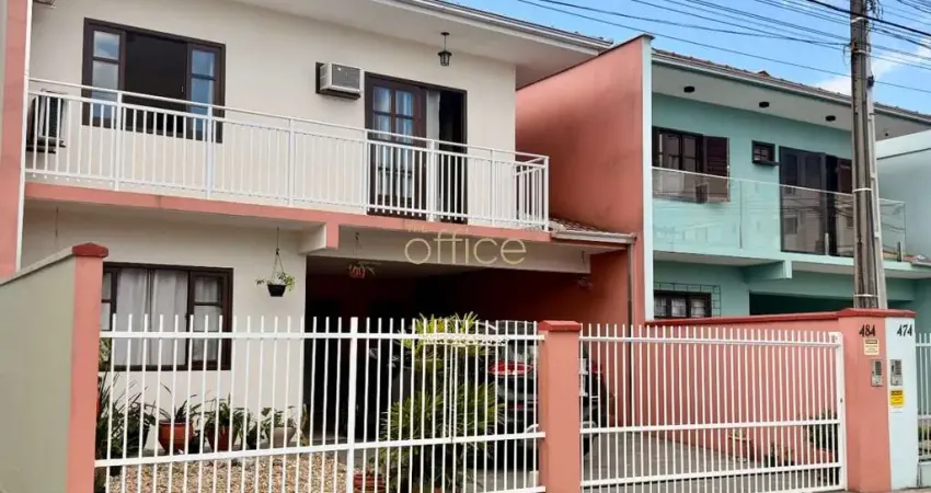 Sobrado no Costa e Silva - 149,80 m2 - 3 dormitórios (1 suíte) - 3 vagas de garagem