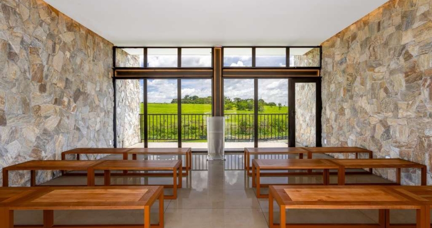 Viva com exclusividade no Vinhas Flamboyant: Lote de 328,98 m² à venda.