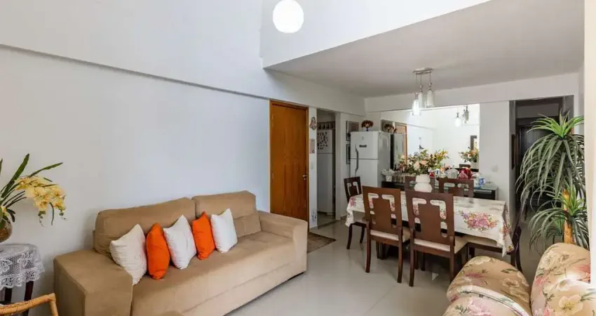 Frente à praça das artes, com pé-direito duplo e vista que ninguém tira de você.