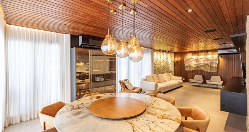 Apartamento mobiliado e decorado de 4 quartos sendo 3 suítes com escritório à ve