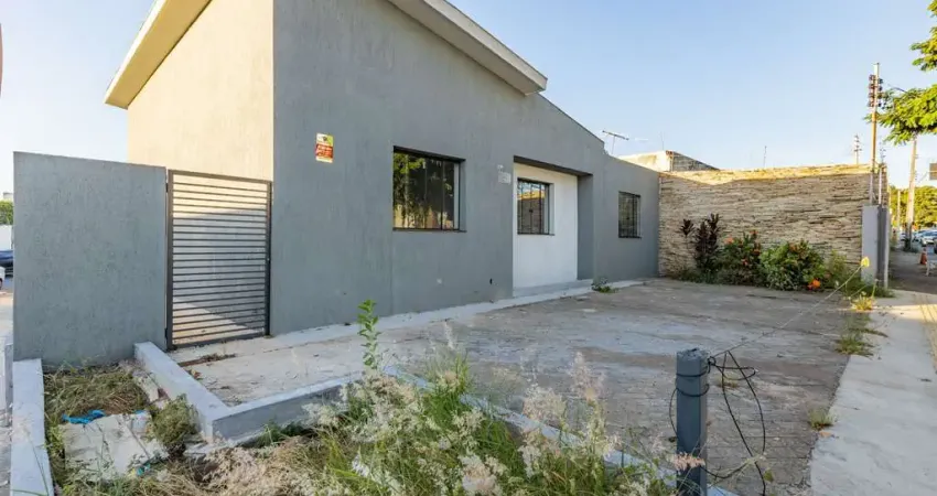 Casa comercial de 160 m² com 6 salas 4 banheiros e 4 vagas à venda no setor sul.