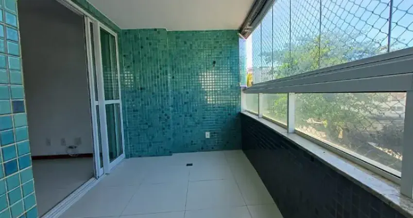 Apartamento com 2 Suítes - Vista Mar - 2 Vagas no Costa Azul!