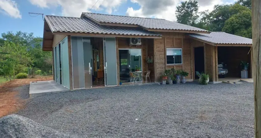 Chácara para Venda em Joinville, Vila Nova, 4 dormitórios, 2 banheiros, 2 vagas