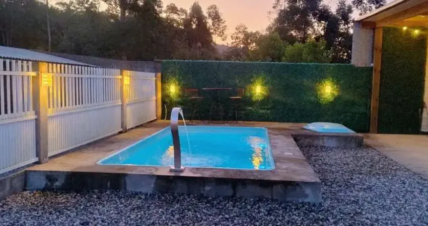 Casa na Praia para Venda em São Francisco do Sul, Vila da Glória, 2 dormitórios, 1 banheiro, 1 vaga