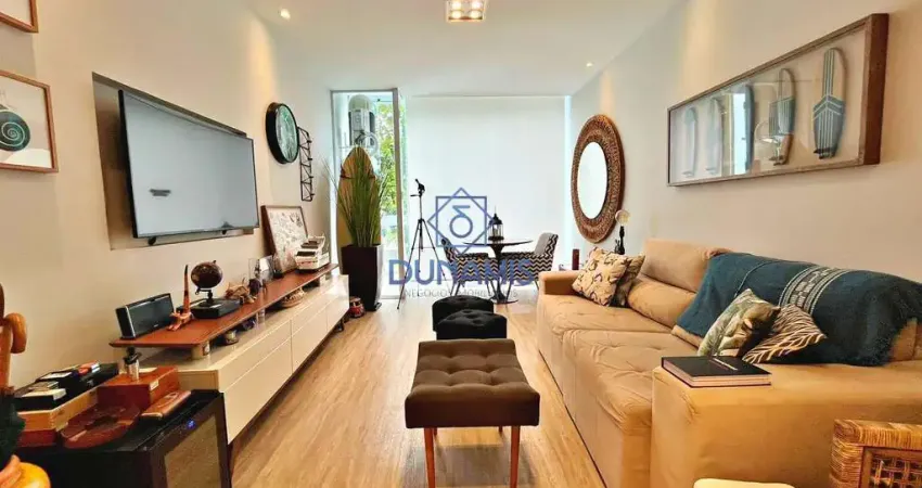 Apartamento REFORMADO à venda na quadra da praia das Pitangueiras - Guarujá SP