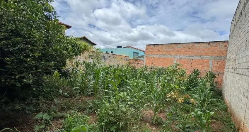 Terreno em condomínio fechado à venda na Rua Orlando Lima Melo, 426, Parque Xangri-Lá, Contagem