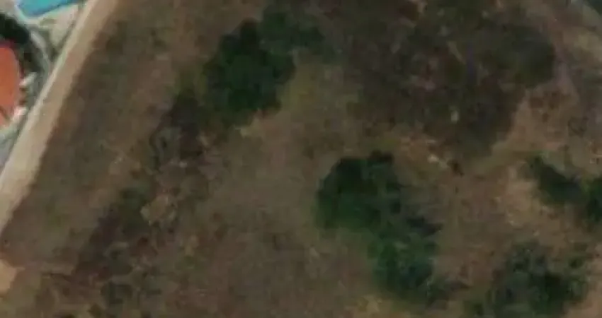 Terreno para vender na Candelária, com área de 2400m².