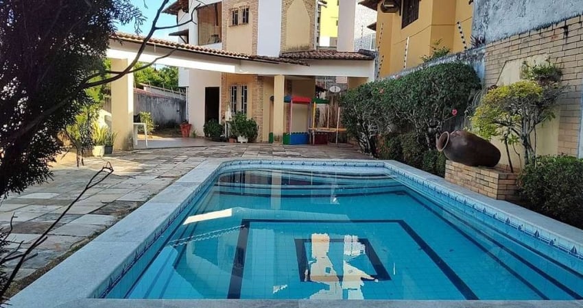 Linda casa em Capim Macio, com 4 suítes