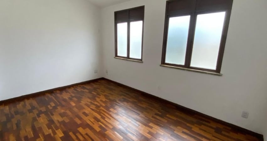 Apartamento para Aluguel com 125m², arejado e com ótima localização em Capim Macio.