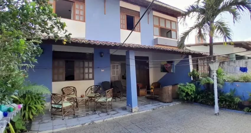 Casa no conjunto ponta negra, com 4 quartos internos e 8 suítes externas