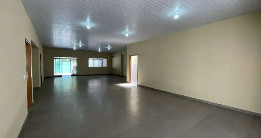 Casa com 2 dormitórios para alugar, 274 m² por R$ 5.500,00 - Bancários - Londrina/PR