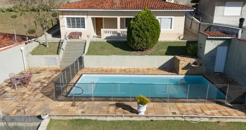 Casa com 3 suítes à venda, 485 m² por R$ 1.600.000 - Condomínio Village de Santa Helena - Bragança Paulista/SP