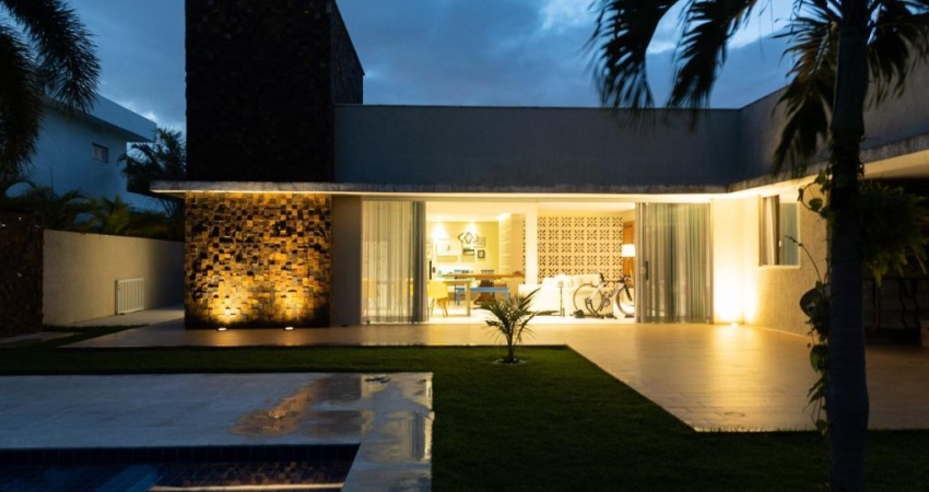 Magnifica Casa 4/4 suítes Mobiliada com energia solar Busca vida