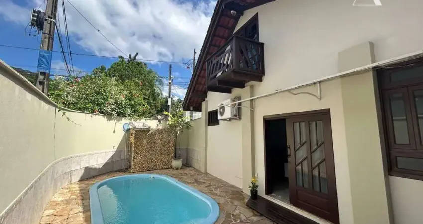 Casa com 3 dormitórios à venda, 264 m² por r$ 840.000,00 - saguaçu - joinville/sc