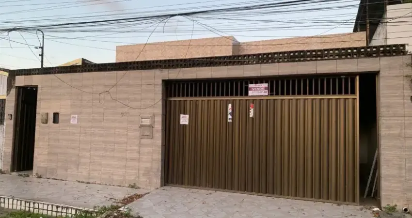 Casa com 4 quartos à venda no Campo Grande, Recife