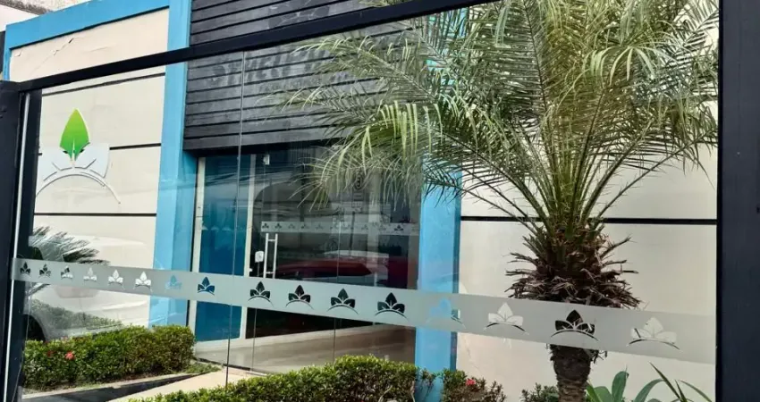 Casa comercial com 6 salas para alugar no Centro, Macaé 