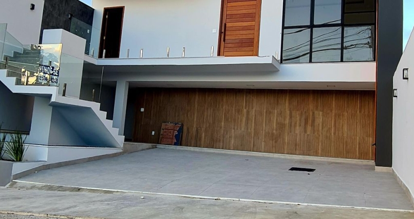 Casa Linear Espaçosa no Vale dos Cristais