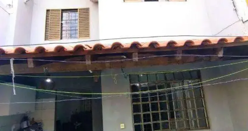 Sobrado no Av. Celso Garcia Cid no centro de Londrina
