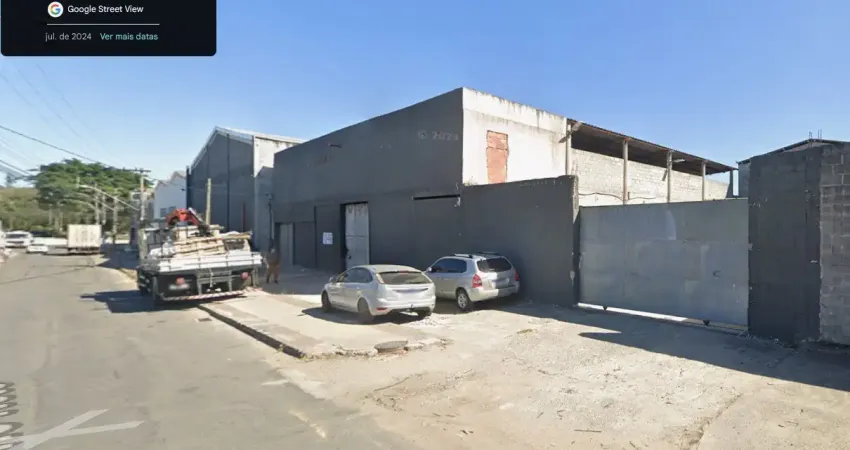 Investimento poderoso! são 3 terrenos juntos com área total de construção 676 metros e mais 338 metros vazio.