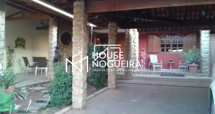 Casa com 4 quartos à venda na Rua Coronel Severiano, Araguaia, Belo Horizonte