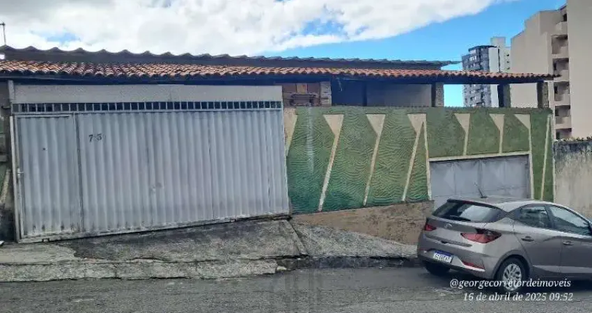 Casa Ampla em terreno de 700 m² com 3/4, um apto de 1/4, quatro vagas, piscina, área gourmet com churrasqueira, galpão comercial vender Pernambués