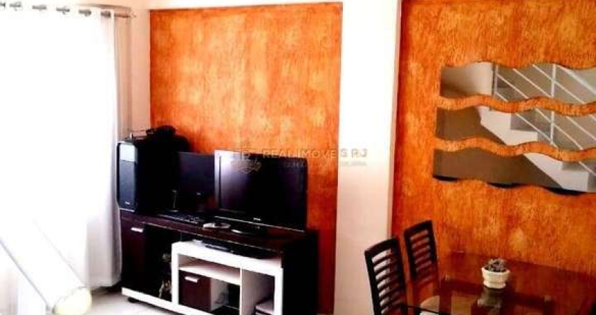 Casa Duplex  , com 2 Quartos na Curicica