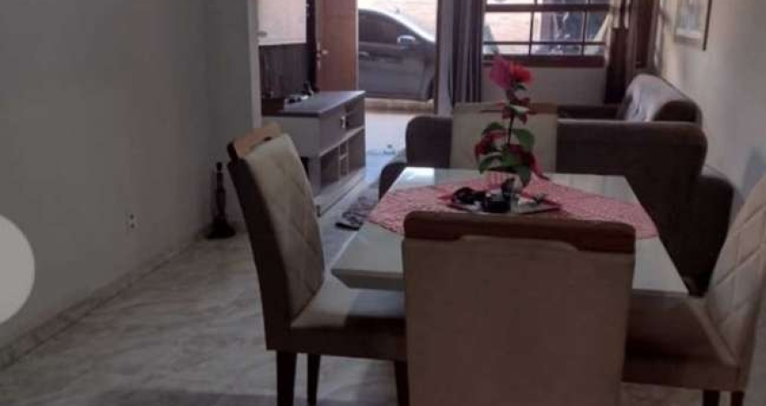 Casa , com 2 Quartos e Varanda no Anil em Jacarepaguá