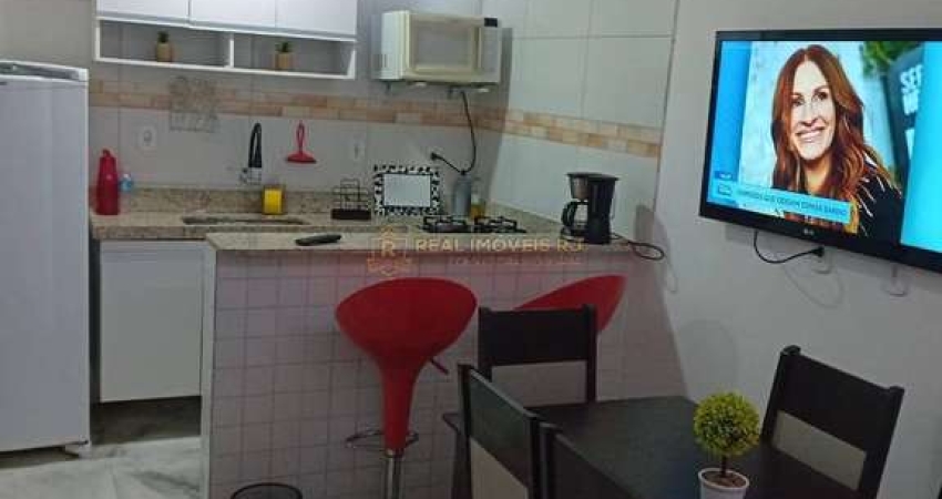 Apartamento , na Avenida Armando Ribeiro, próximo a Praia do Recreio